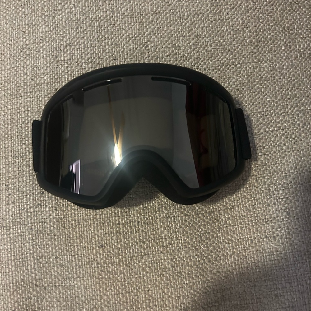 Ski goggles